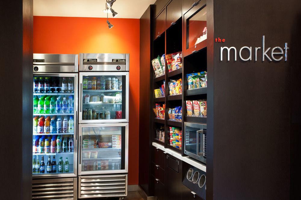 Courtyard By Marriott Denver Airport Экстерьер фото