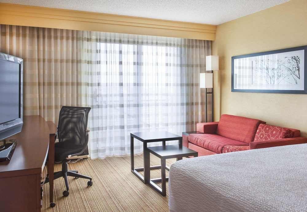 Courtyard By Marriott Denver Airport Экстерьер фото