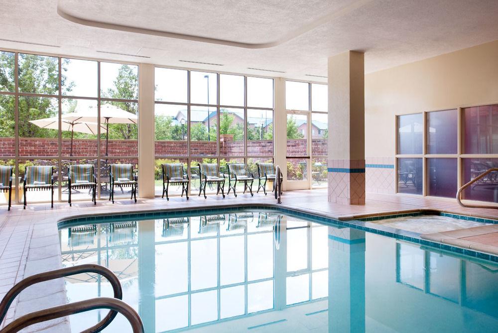 Courtyard By Marriott Denver Airport Экстерьер фото