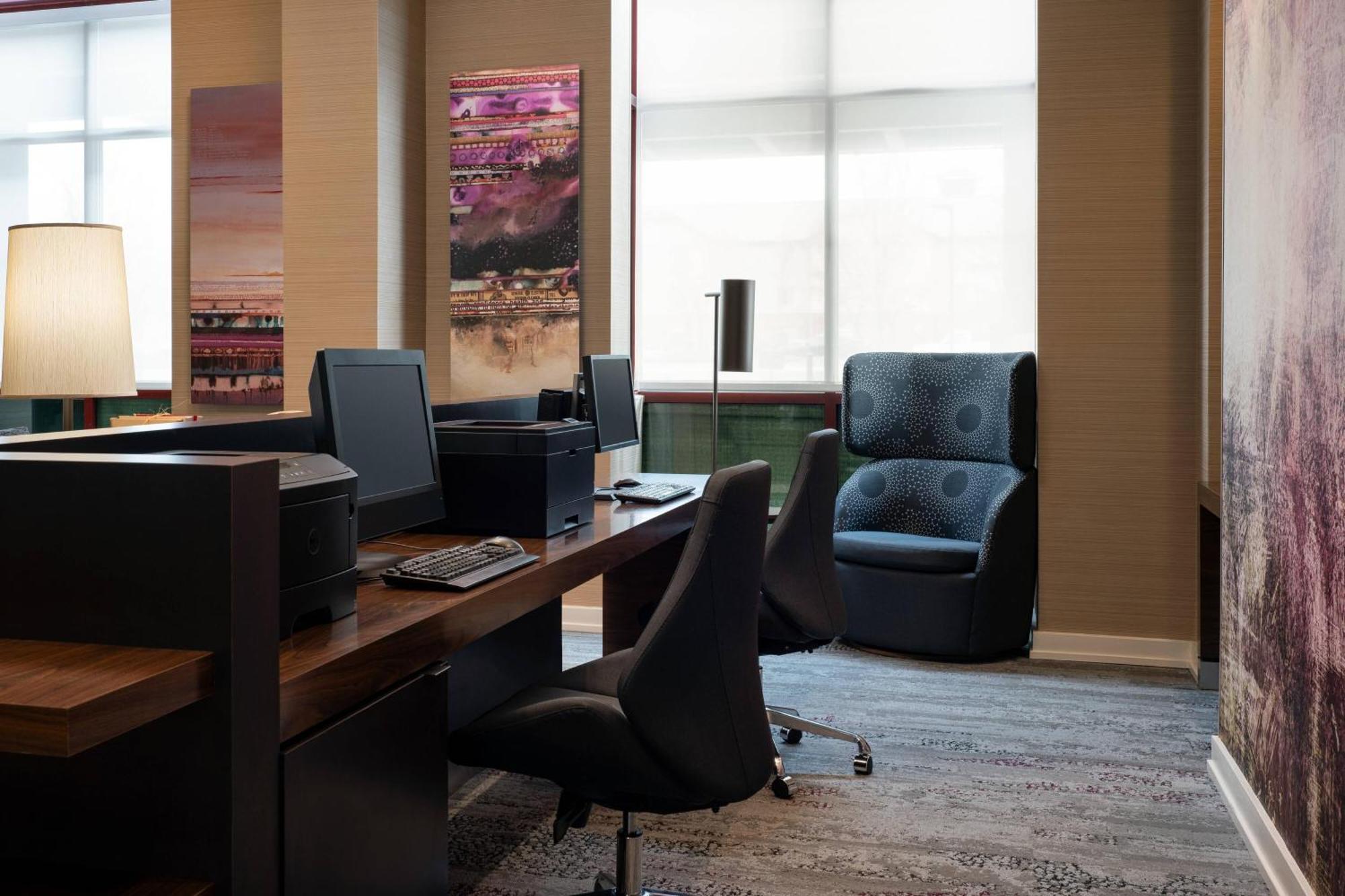 Courtyard By Marriott Denver Airport Экстерьер фото