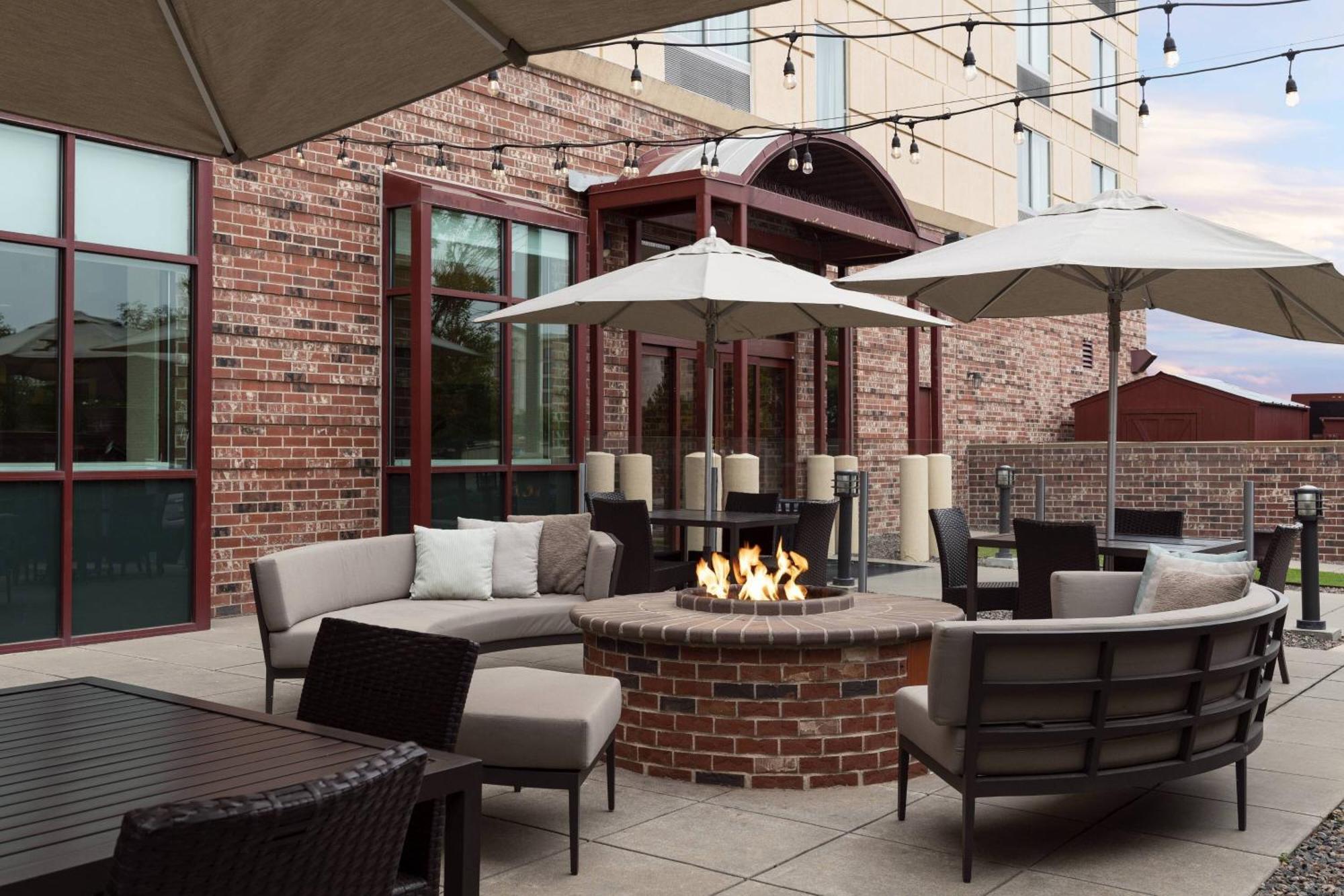 Courtyard By Marriott Denver Airport Экстерьер фото