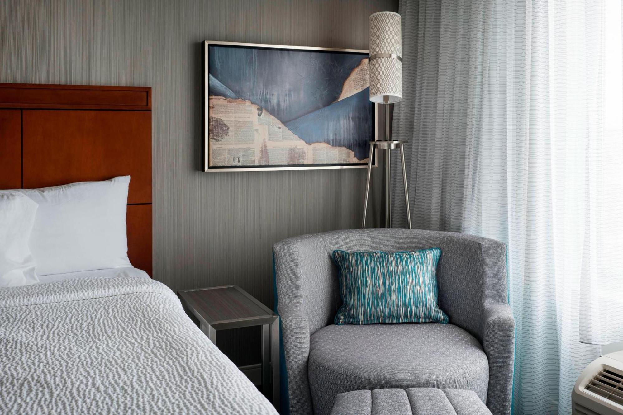 Courtyard By Marriott Denver Airport Экстерьер фото