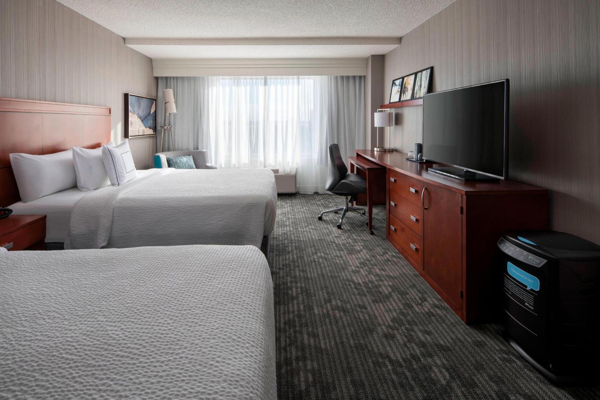 Courtyard By Marriott Denver Airport Экстерьер фото