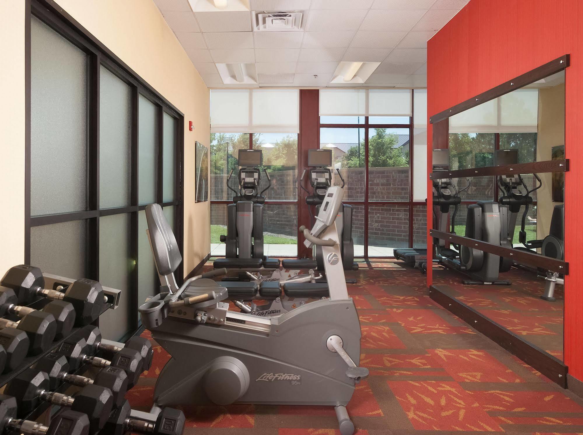 Courtyard By Marriott Denver Airport Экстерьер фото
